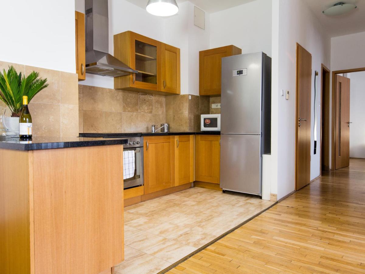 Artemisia Luxury Skyflat Apartment